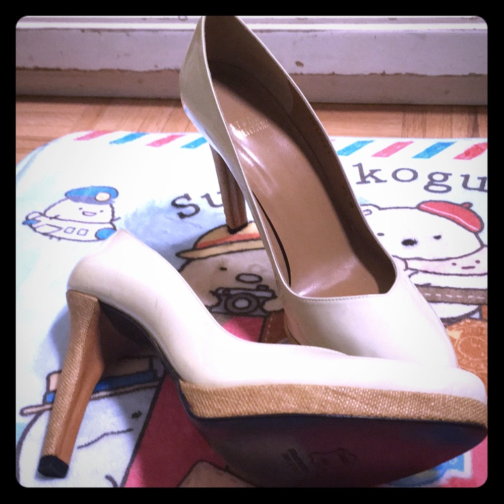 Stuart Weitzman Cream/Off White Pumps